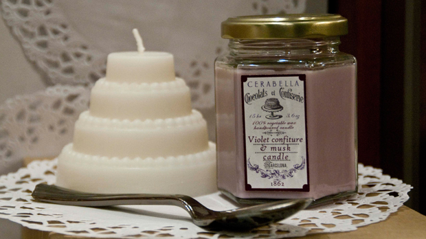 Violet-Musk-Scented-candle