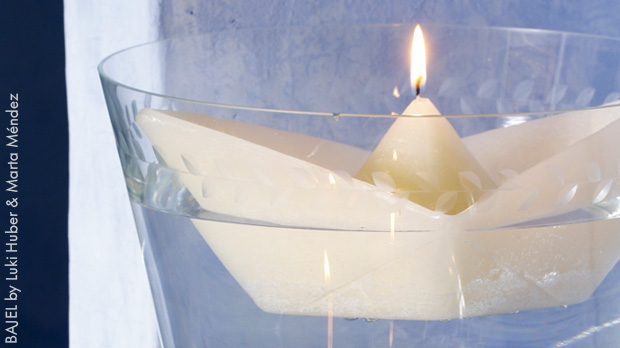 Luki Huber floating candle